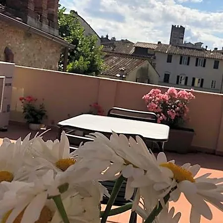 L'iris In Terrazza Couette-café Lucques